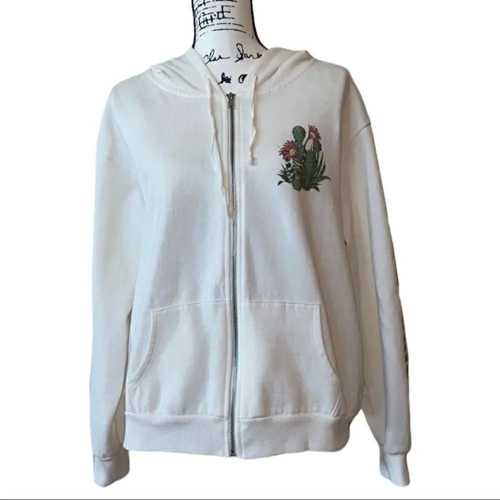 Social Scene Off White Desert Theme Women’s Hoodie Size Large